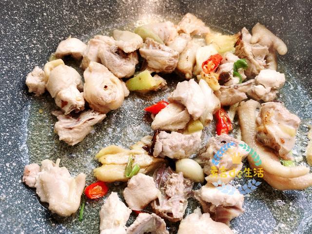 素言美食推荐【黄焖鸡】家常做法、汁香肉嫩、非常好吃，记得收藏