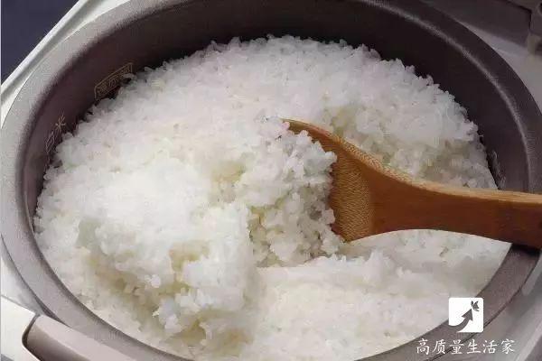 记住“这1招”，米饭粒粒饱满，蒸米饭再也不粘锅！