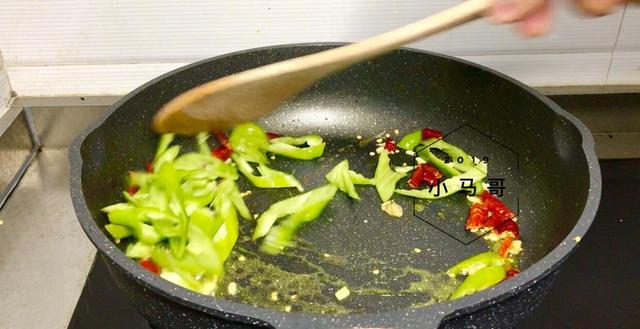 它是“天然刮油菜”，常吃排出顽固宿便，夏天要多吃