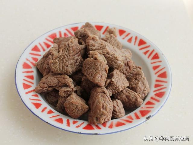 毛芋圣女果炖牛肉！华南厨师学校分享